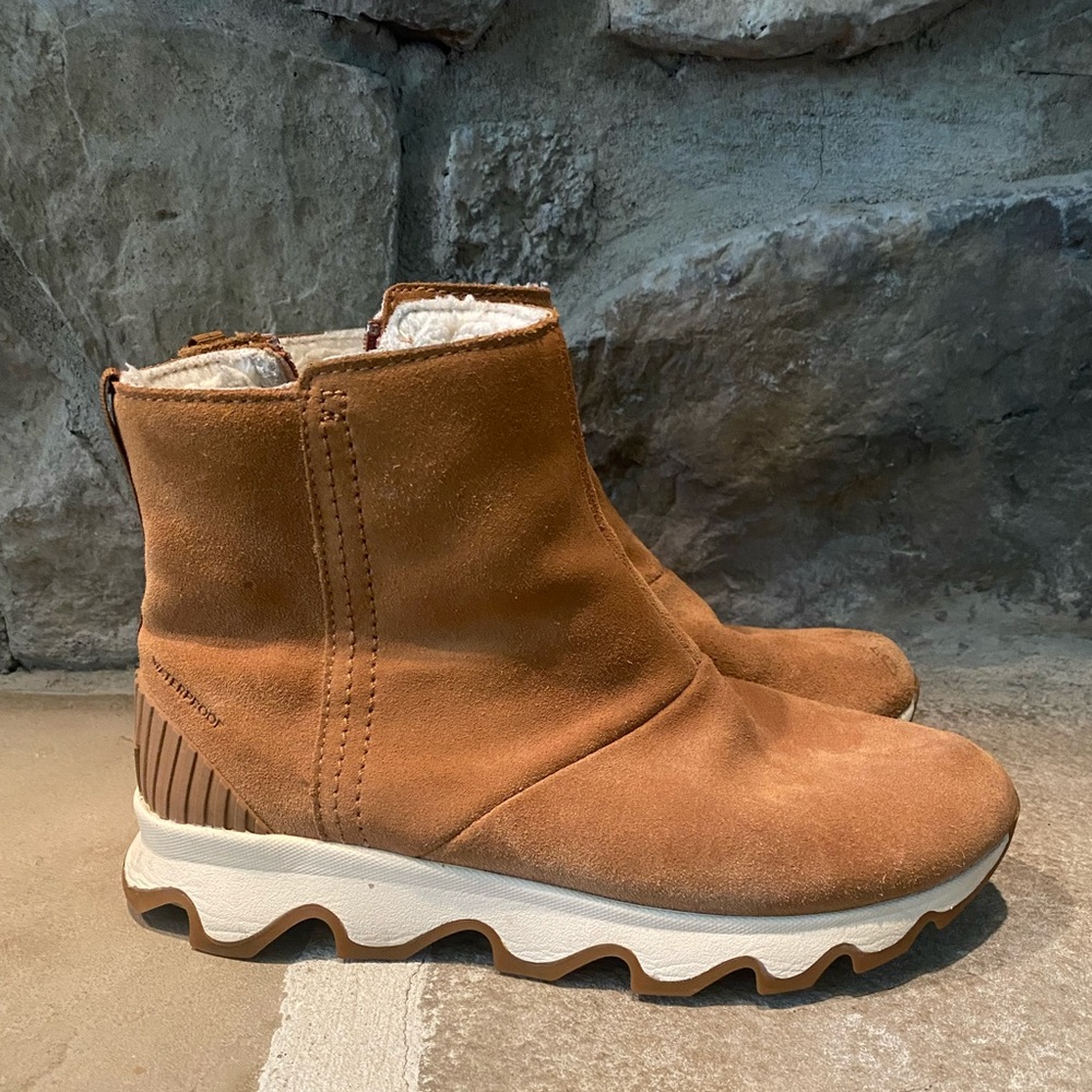 Sorel Kinetic Short Snow Boots